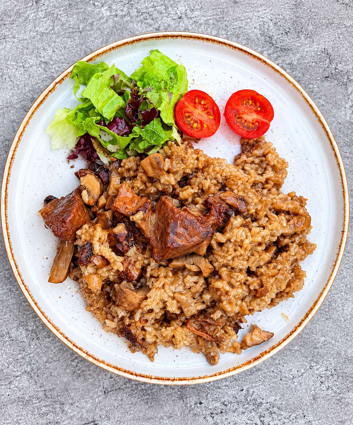 ТЕЛЕШКО С ГОРСКИ ГЪБИ И ОРИЗ